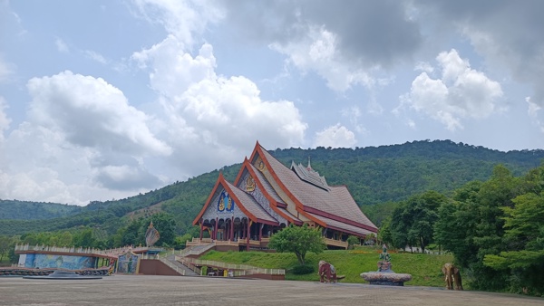 2022-05 Temple Wat Pa Huay Lad